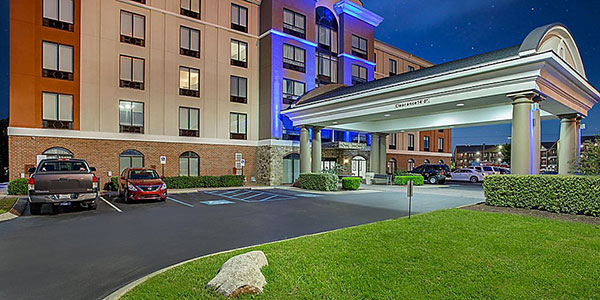Holiday Inn Express & Suites Lebanon